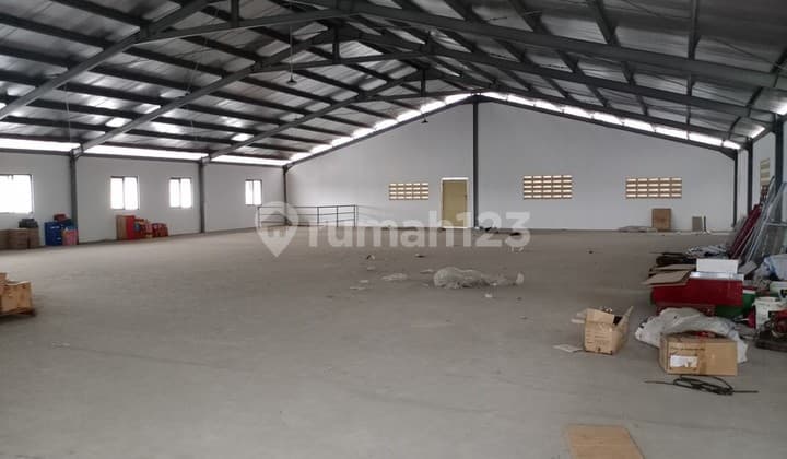 Gudang Dan Kantor Masuk Kontainer Dkt Bandara di Kalideres. 20100