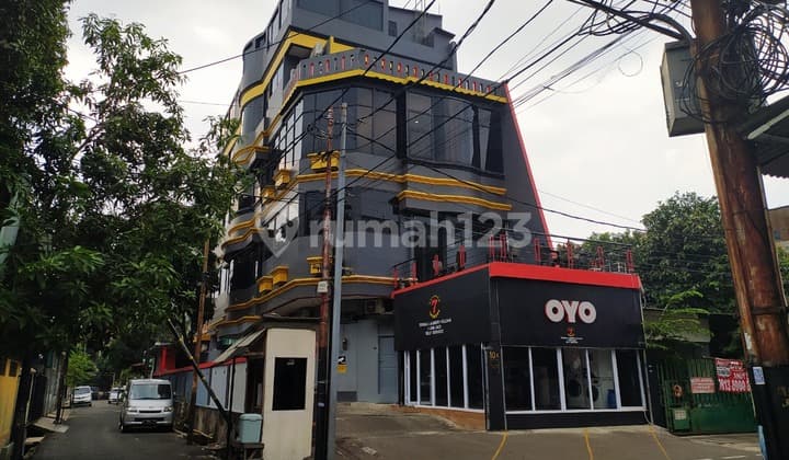 Hotel Oyo 50 kamar tidur di Roxy, Cideng, Jakarta Pusat