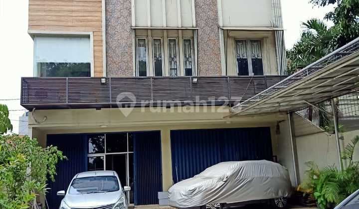Office Building 10x40m, 3 Floors, Semi-Furnished, Strategic Location on Jl. Bintaro Permai Raya, South Jakarta, Suitable for Offices or Boarding Houses
