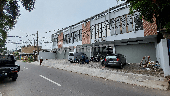 RUKO BARU SIAP PAKAI DI GUNUNGBATU 8MNT KE EXIT TOL PASTEUR, DKT GATEAWAY PASTEUR, 8MNT KE SURYASUMANTRI SARIJADI SETRA DUTA, AREA RAMAI, COCOK UTK KANTOR BISNIS RITEL,
