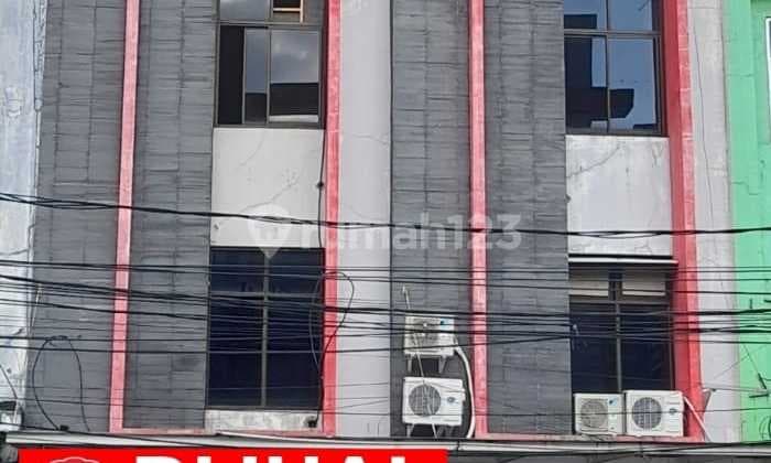 Ruko hadap jalan raya 4 lantai di Jl Biak Raya luas 75 m2 lokasi sangat setrategis Roxy Cideng Jakarta Pusat