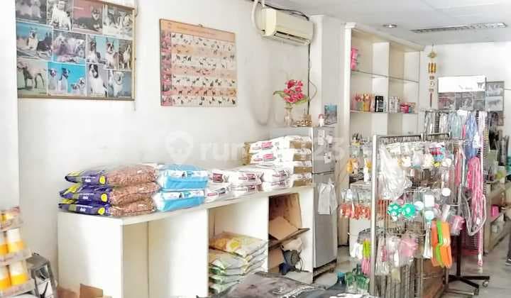 For Rent: Busy Barito Shop House
