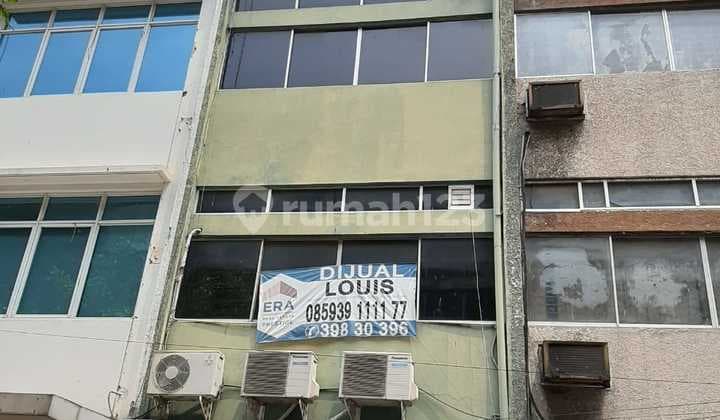 4-Storey Shop House in Hayam Wuruk Area Best Price