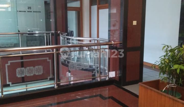 GEDUNG KANTOR STRATEGIS at Jl RP SOEROSO, MENTENG, JAKPUS