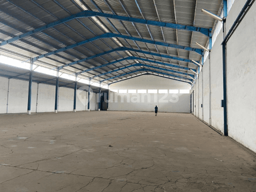 Gudang luas jarang ada