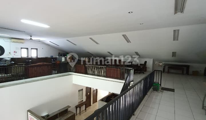 KANTOR / RUANG USAHA LUAS at Jl KEMANG, JAKSEL