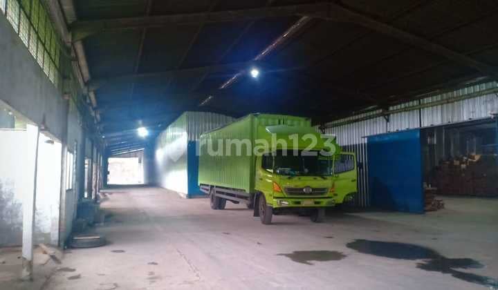 Gudang Siap Pakai di Moch Toha Akses Masuk Tronton Dekat Tol Moch Toha