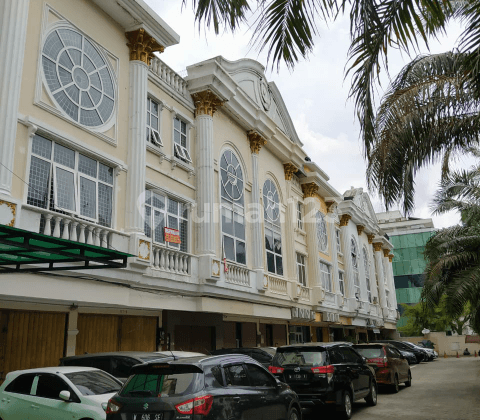 Ruko Gandeng di Komplek Ruko Crown Palace Tebet Jakarta Selatan