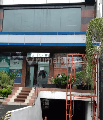 7-Floor Building with Strategic Location