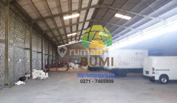 Gudang siap pakai dekat exit tol