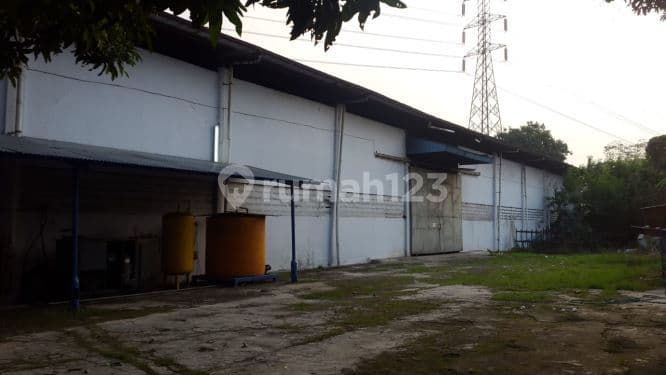 Pabrik di Karawang Timur