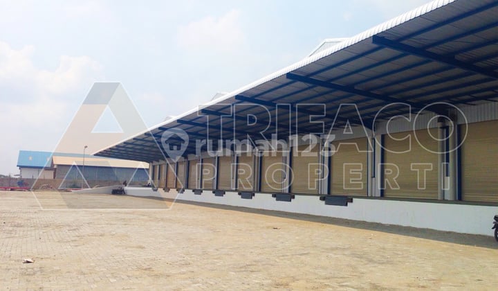 Gudang Bersih Loading Dock di Kim-3 Medan 4.500 M2