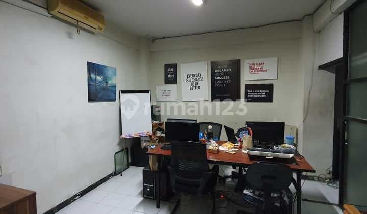 Ruko 3 Lantai LT 36 m2 LB 108 m2 di Jl Embong Kenongo Surabaya