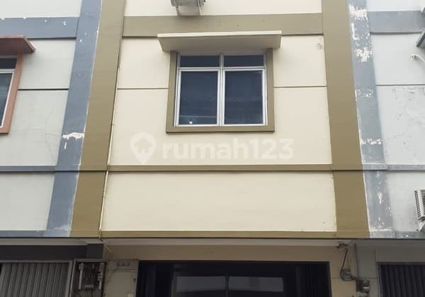 Ruko siap pakai parkir luas, bbs banjir di Citra Garden. 14929