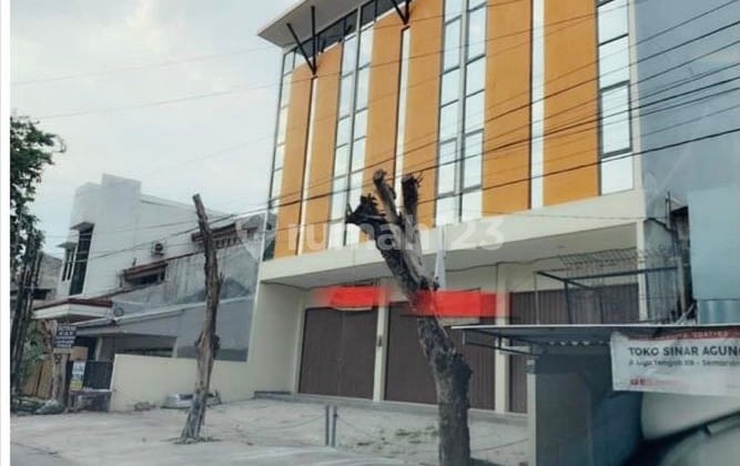 Ruko 3lantai di tengah kota