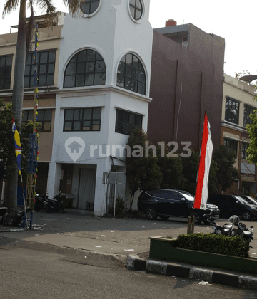 Turun Harga dari 5.9M jadi 5.5M. Lokasi Bagus Bangettt. Cocok Untuk Bank atau Resto.
