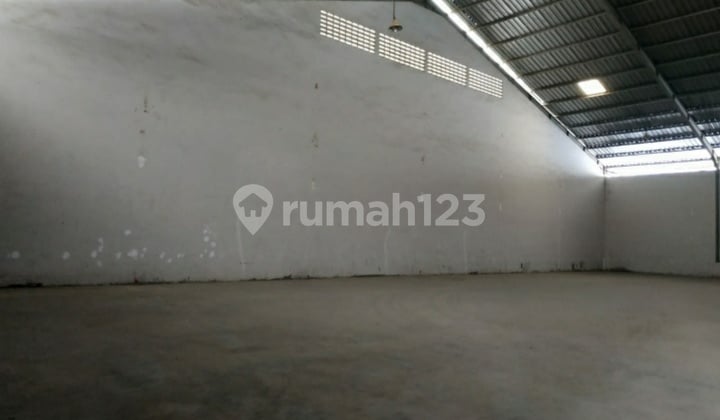 Gudang besar 2000m hrg miring di Gatsu Gudang besar 2000m hrg miring di Gatsu