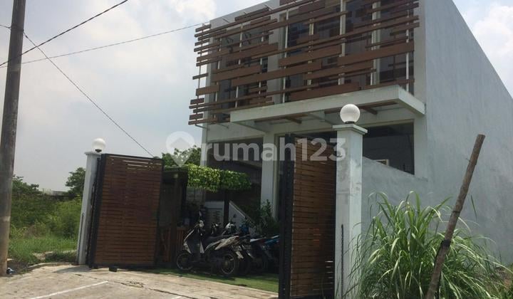 Ruko Furnished di Raya Dian Istana bisa Kpr/Cicil