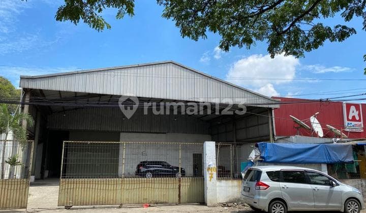 Gudang di Duri Kosambi