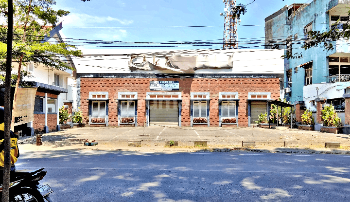 Resto Mewah Monginsidi