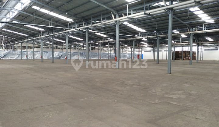 Gudang Siap Pakai 6.000m2 di Yos Sudardo Jakarta Utara