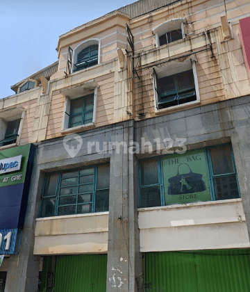 Ruko Gandeng 4 lantai,hadap jln raya boulevard barat