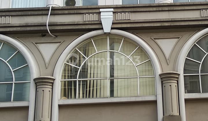 Ruko green lake city , untuk kantor ,online shop , siap huni ,murah siap pakai di green lake city