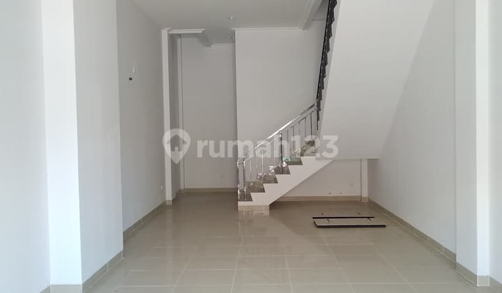 For Rent: Affordable Shop House Ready to Occupied in Green Lake City