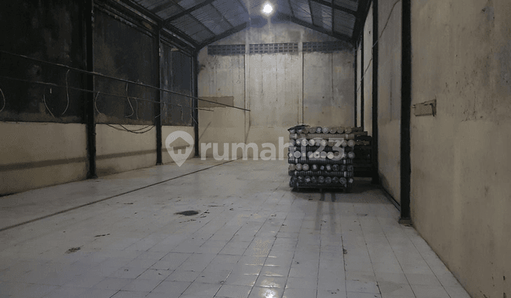 Kantor 2.5 lantai + gudang