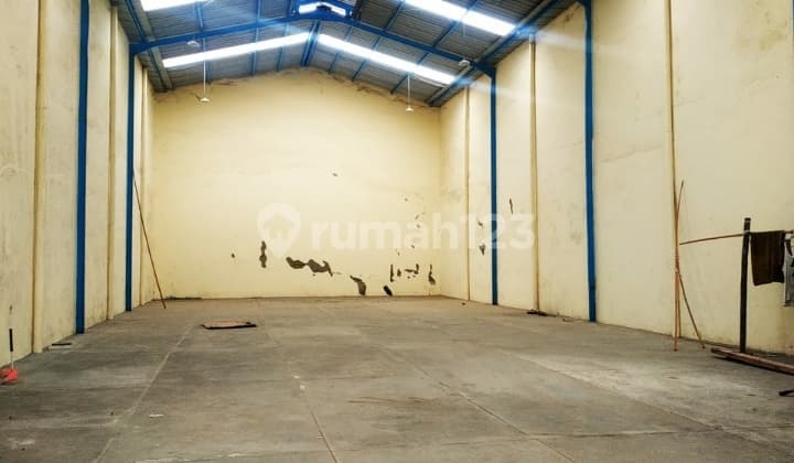 Gudang bagus siap pakai di Lik kaligawe