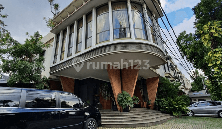 ******** untuk hotel dan resto di Gandaria