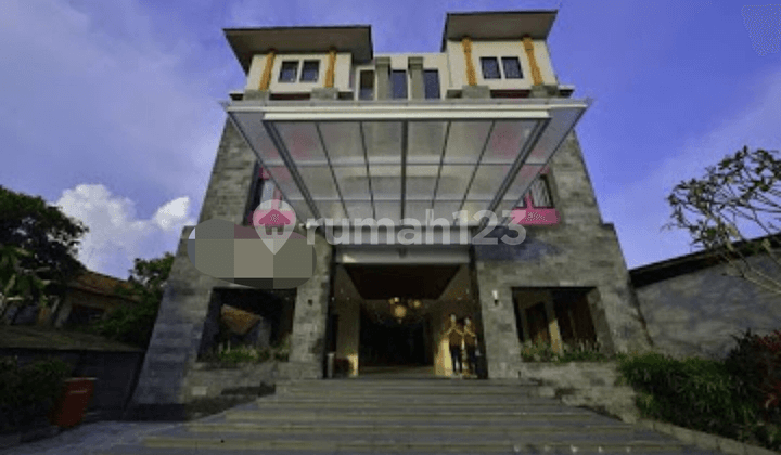 Hotel Strategies Bintang 3 Raya Kuta Bali