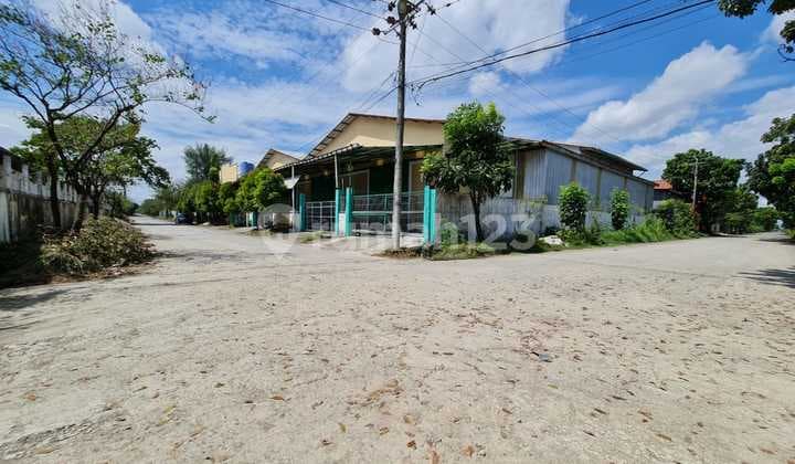 Gudang di lokasi strategis 100 meter dari poros jalan harga murah Negotiable di kawasan pergudangan parangloe