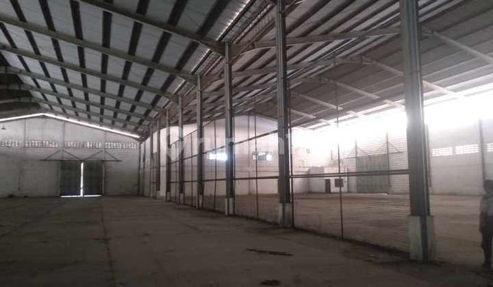 Factory for rent in Tambak Sawah