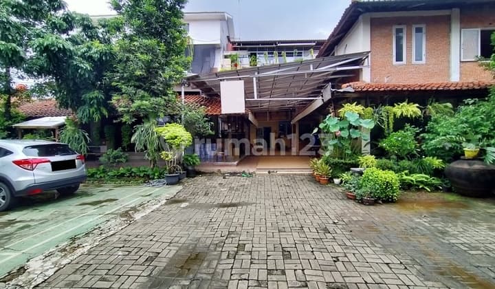 Pabrik Garmen Di Meruya Selatan Masih Produksi