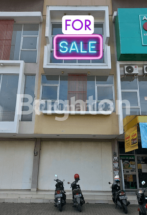 RUKO DI PINGGIR JALAN RAMAI