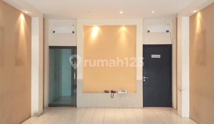 Three-Storey Shophouse LT 69 m² (4.5x15) LB 207 m² Mega Galaxy Surabaya