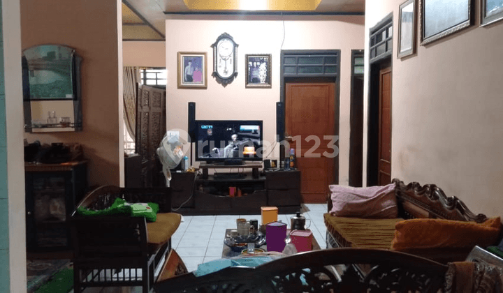 Ruko Luas Hitung Tanah Cocok Untuk Usaha di Jendral Amir Mahmud, Cimahi