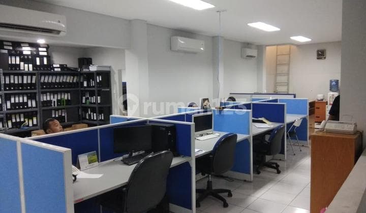 GEDUNG KANTOR SIAP PAKAI 3 LANTAI DI WAHID HASYIM, JAKARTA PUSAT