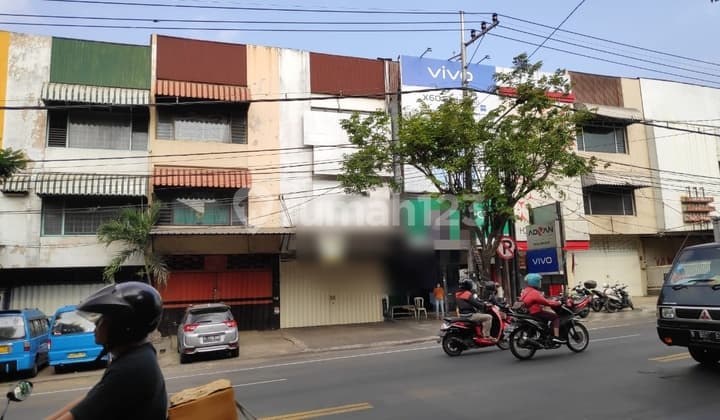 RUKO DAN GUDANG NOL JALAN RAYA GATOT SUBTOTO MALANG,3 LANTAI