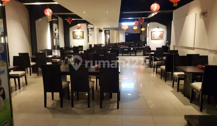 Caffe mewah di pusat kota