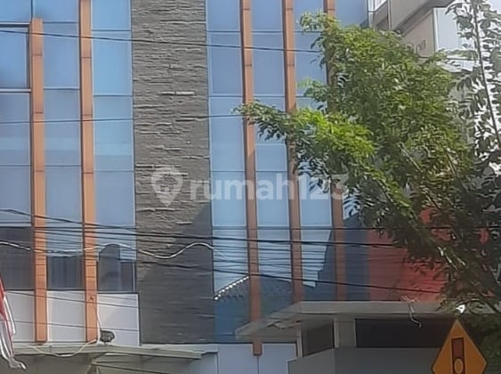 Ruko Siap Huni Cocok Untuk Usaha di Pusat Kota