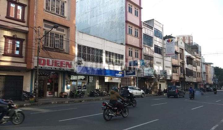 Ruko Gandeng 2 di Jalan Cirebon