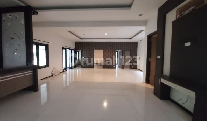 Rumah Kantor Tengah Kota Semarang Strategis Tenang