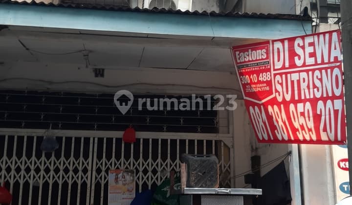 Ruko 3lantai di pusat niaga