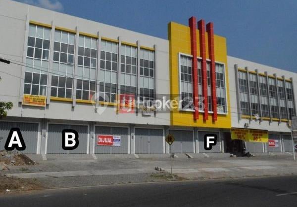 Ruko 3 lantai di Abdulrahman Saleh Ruko 3 lantai di Abdulrahman Saleh