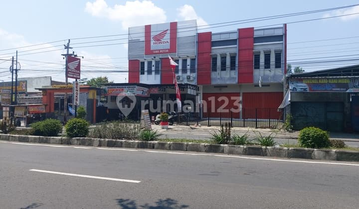 Rumah Usaha Strategis Di Pinggir Jalan Jaten Karanganyar Solo