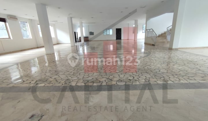 Gedung Komersil Di Area Setiabudi Bandung Kota