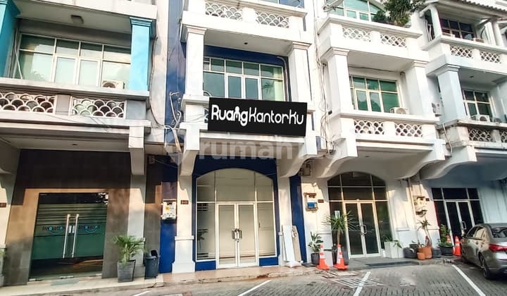 Disewakan Ruko 4 Lantai Cocok untuk Bisnis Lokasi Strategis @Rukan Permata, Senayan, Kby.lama Jakarta Selatan