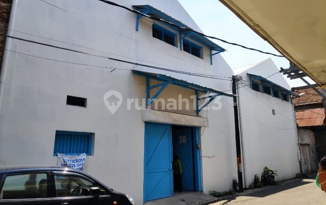 Full Building Warehouse in the Kalikuping Area, Central Semarang